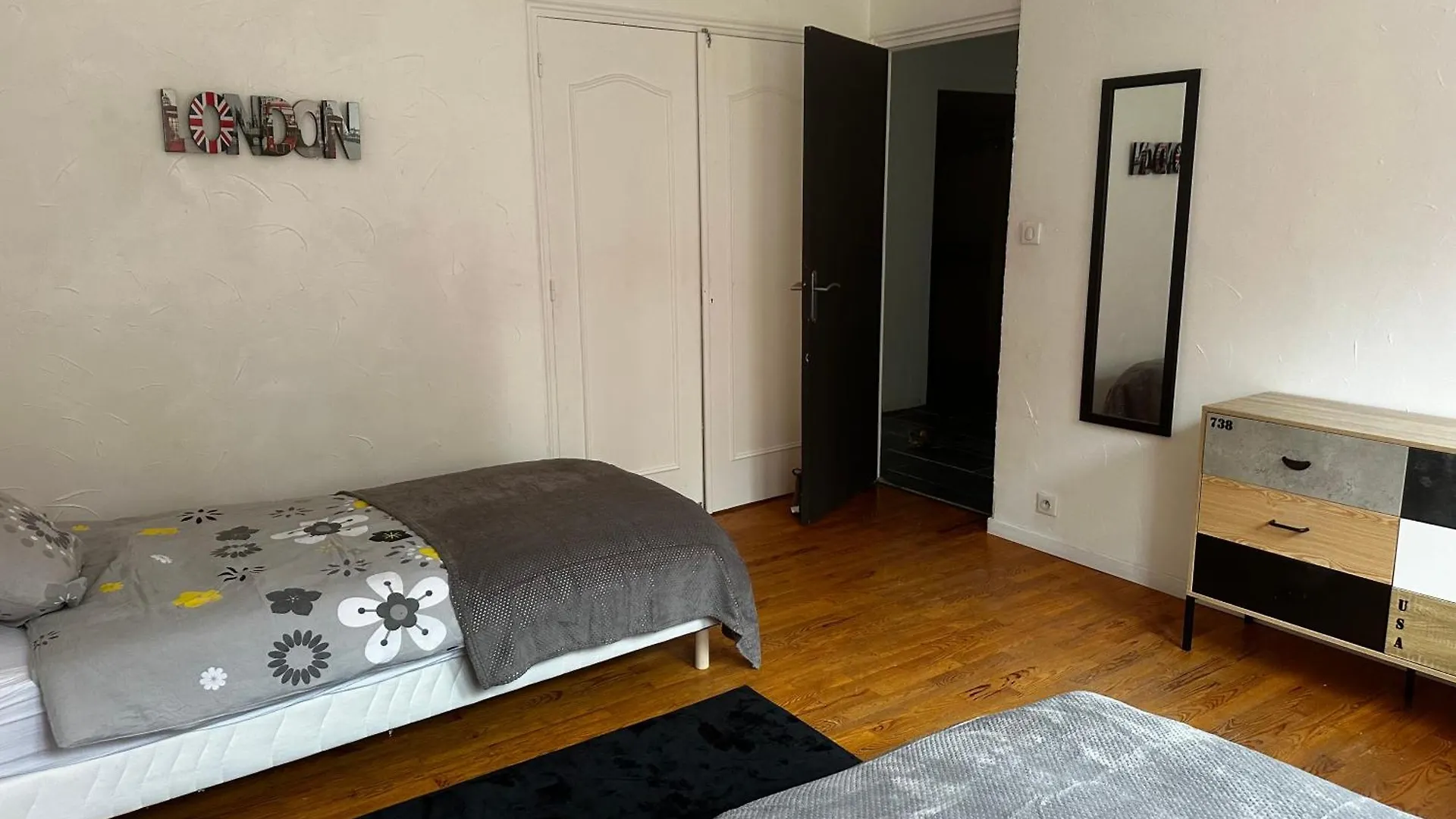 Grand Appartement Baix Apartment