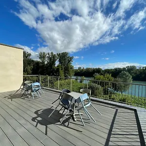 Le Preau De Baix